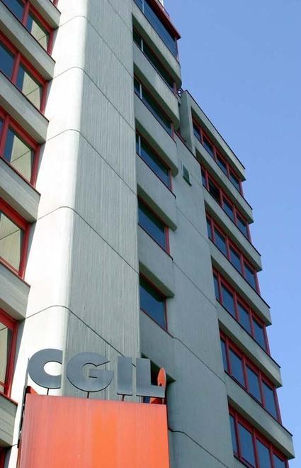 Cgil, sedi aperte