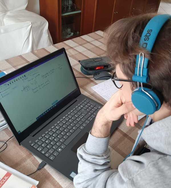 Carpi. Maturandi a lezione via Skype mentre la scuola è chiusa 