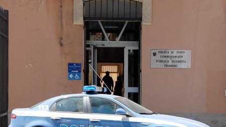 La questura riduce gli accessi per ridurre i sovraffollamenti