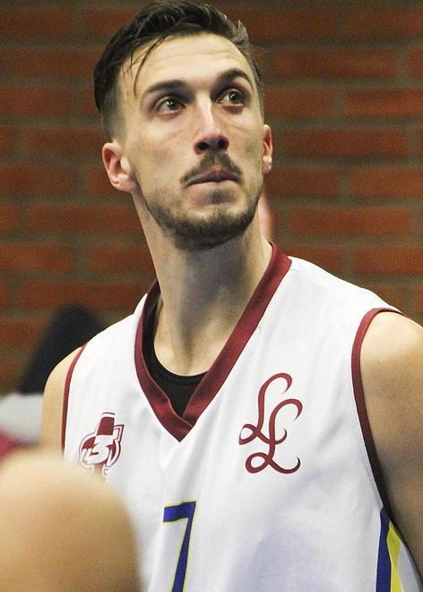 Triple a raffica per un derby da 23 punti