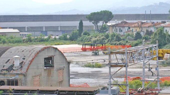 Gravissimo senzatetto travolto dal treno