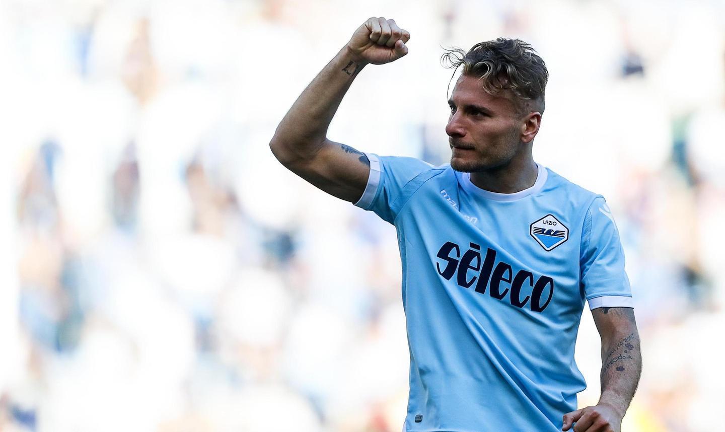 «Giunta... Immobile? Voi bravi senza pallone»