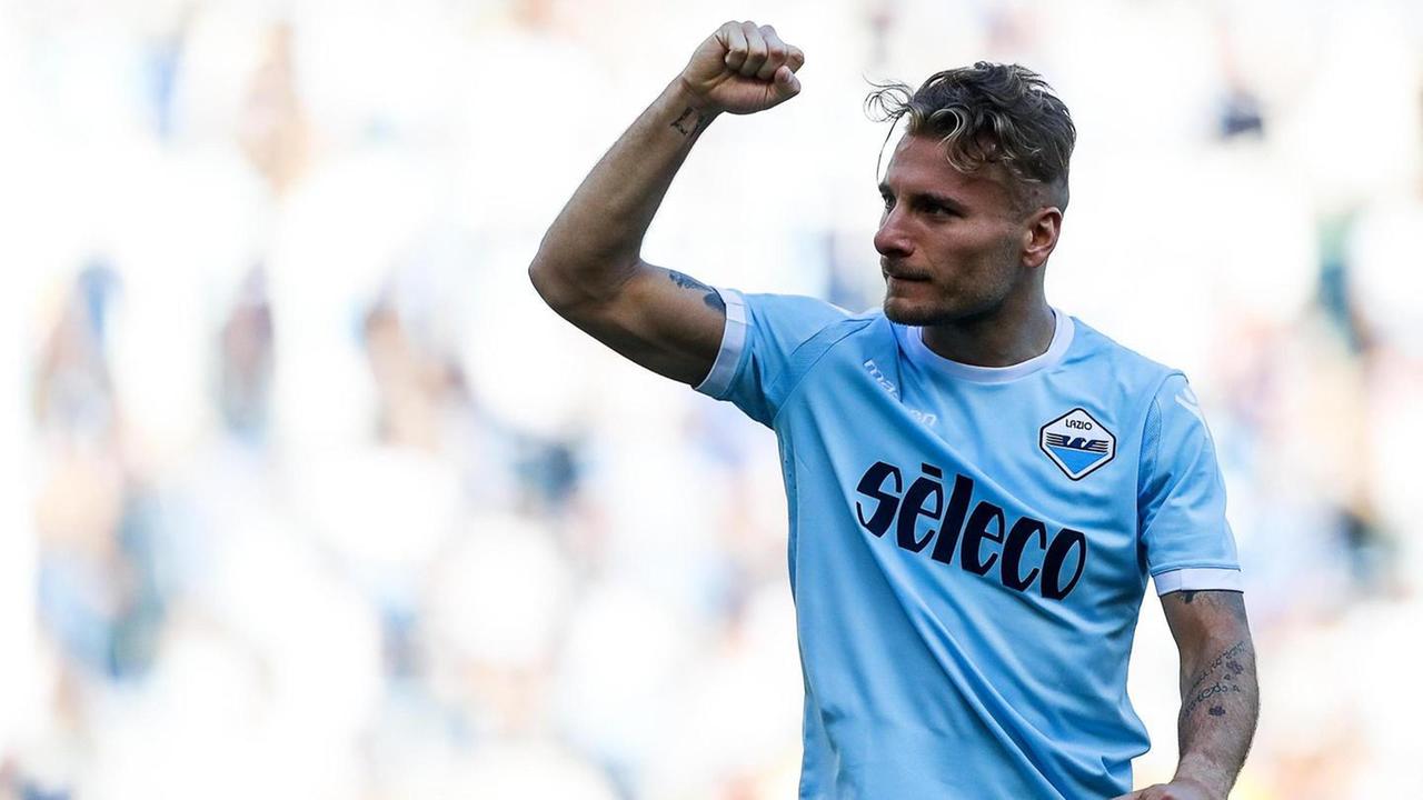 «Giunta... Immobile? Voi bravi senza pallone»