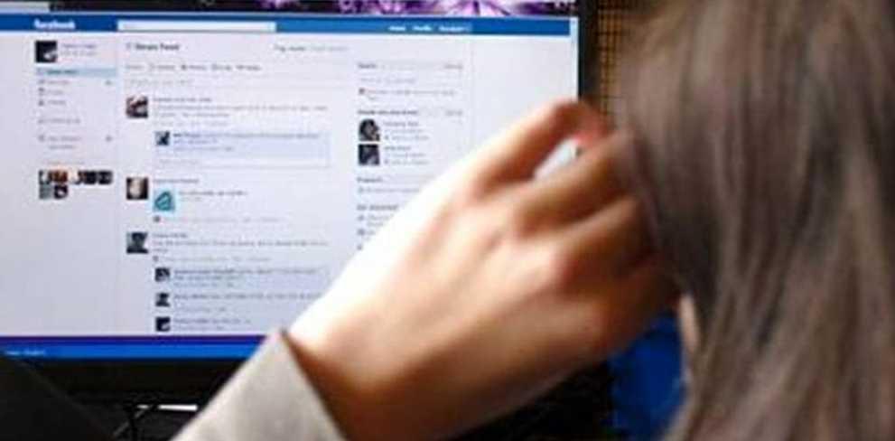 Castelsardo, minacce di morte sui social per un fidanzato conteso 