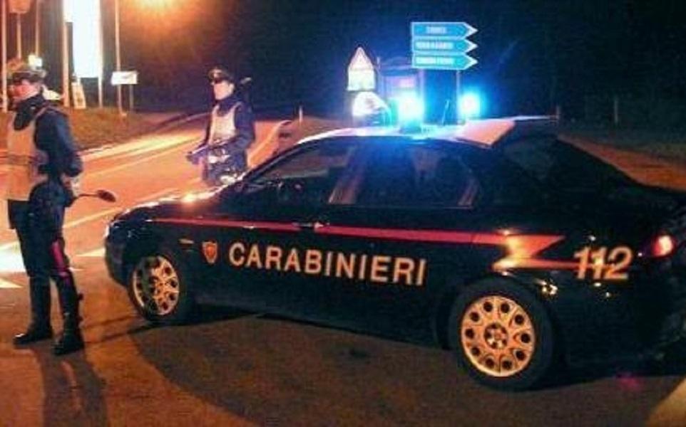 San Cesario, razziava l'isola ecologica con un'ascia da macellaio: denunciato