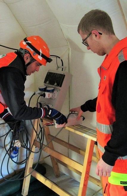 Dal terremoto al virus Il tendone gonfiabile stavolta serve a filtrare gli accessi all’ospedale