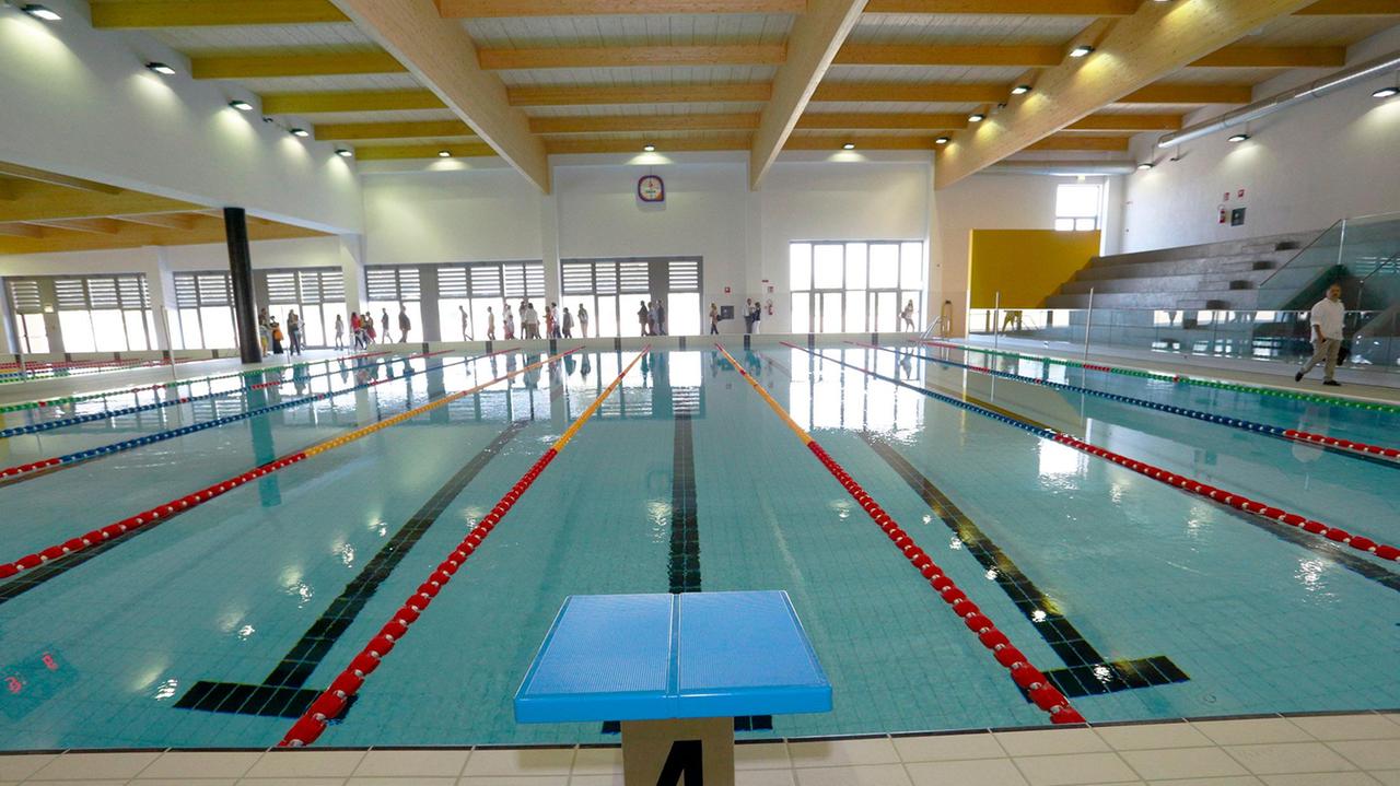 Coronavirus Carpi, l'Ausl cerca possibili contatti tra piscina comunale e discoteca Duende