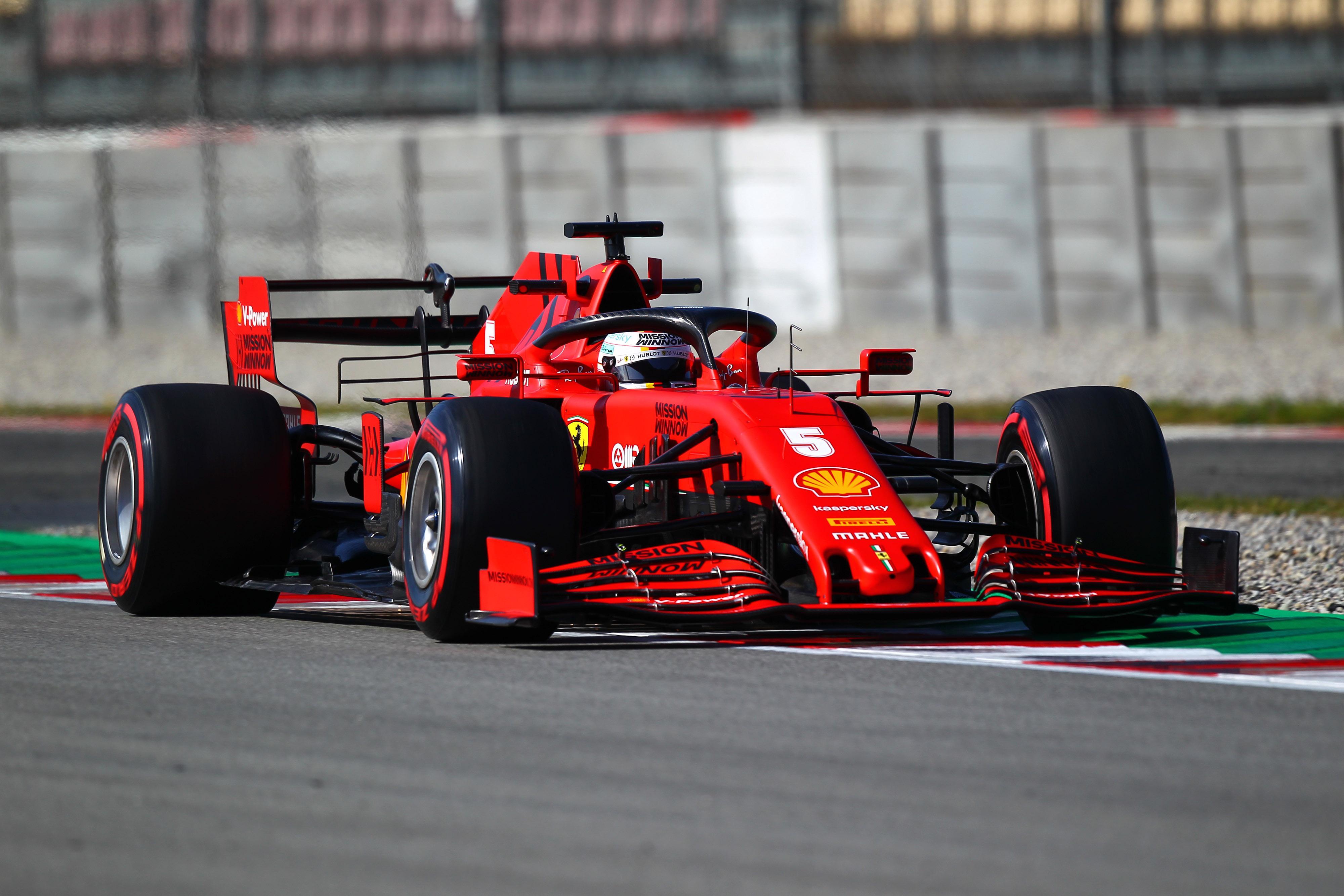 Vettel il più veloce a Barcellona, Hamilton si ferma