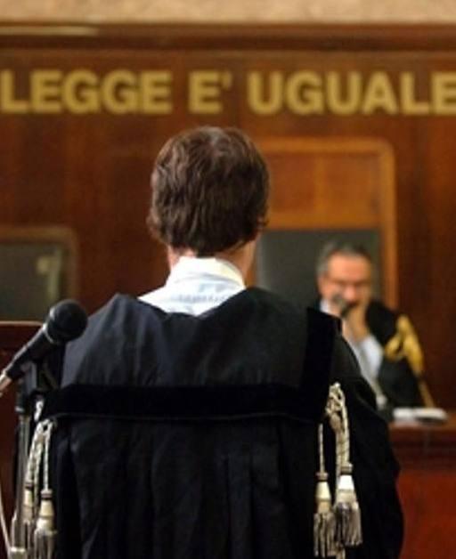 Offriva la figlia minore a un pensionato 70enne 