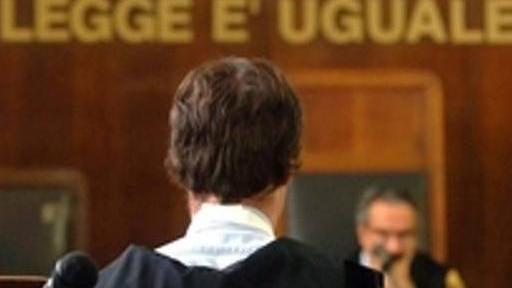 Offriva la figlia minore a un pensionato 70enne