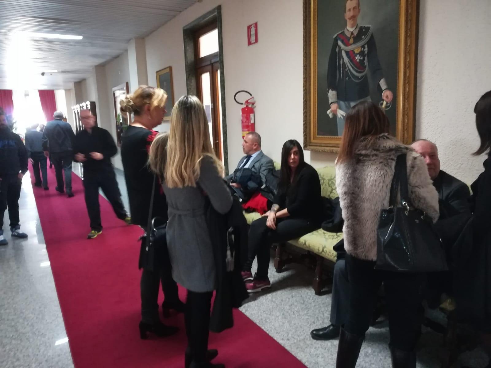 La madre di Manuel Careddu fuori dall'aula della sezione per i minorenni della Corte d'appello