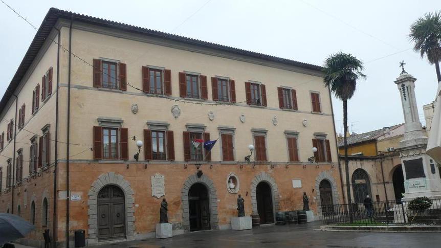 Lo storico usciere va in pensione Il Comune assume