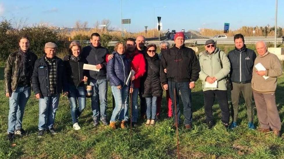 Inaugurati gli orti sociali alcuni lotti ancora liberi le domande fino a sabato