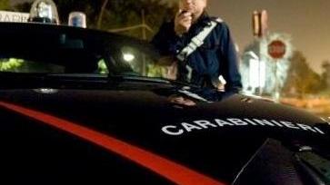 Picchia la moglie davanti ai figli: arrestato