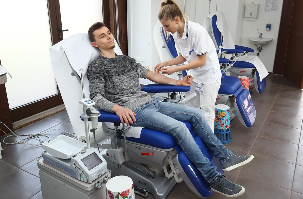 Avis, le raccolte di sangue 