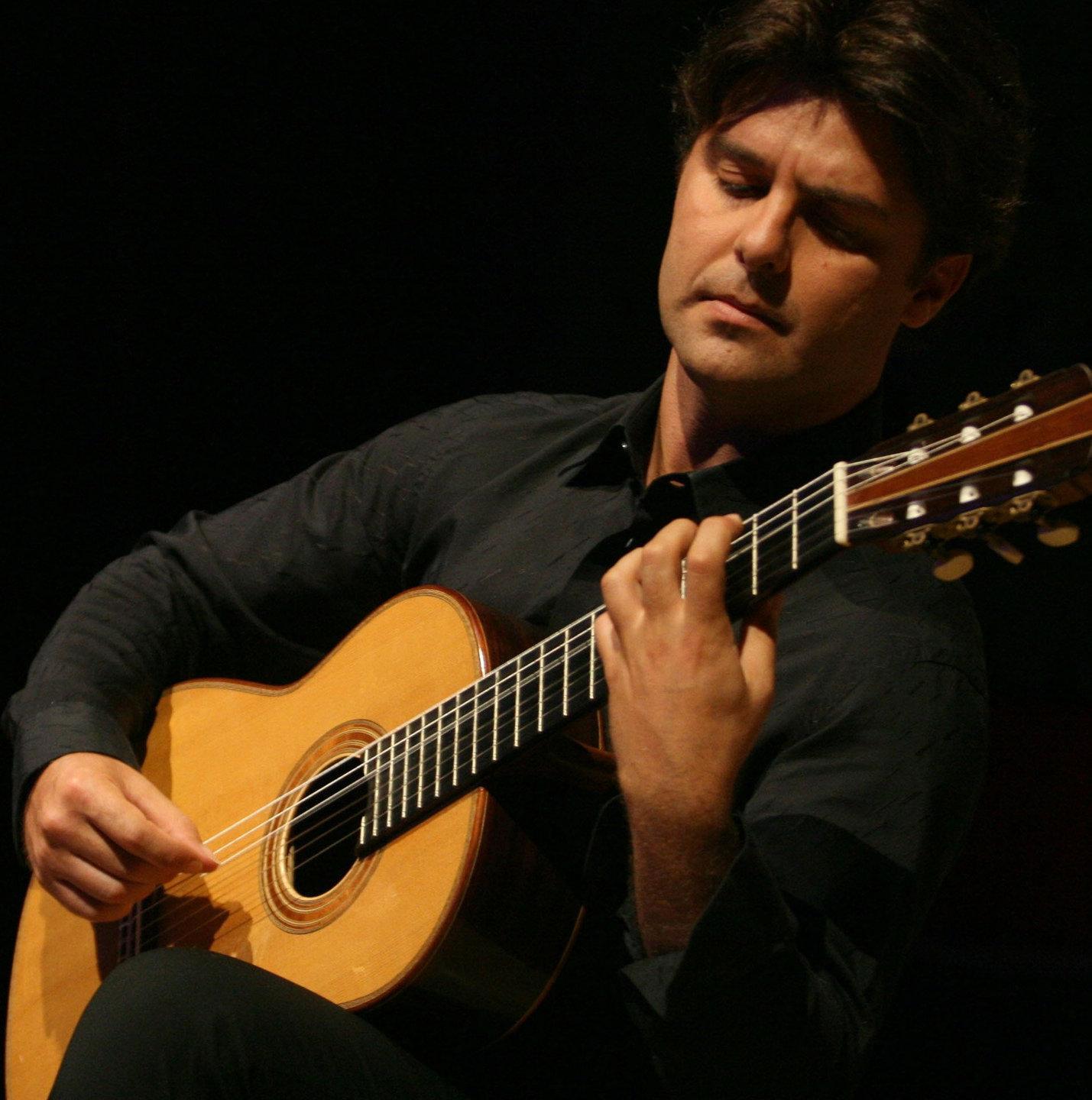 Il chitarrista Cristiano Porqueddu