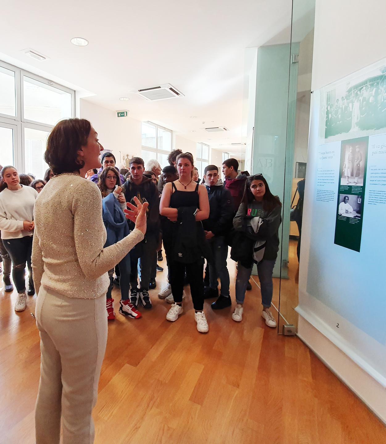 Inaugurata al museo la mostra su Anne Frank