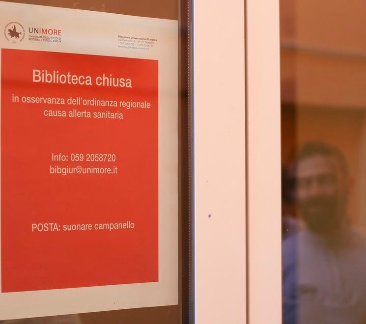 Modena. «Qui ci sono soltanto io» Chiara, le biblioteche vuote e i romanzi sulle pestilenze 