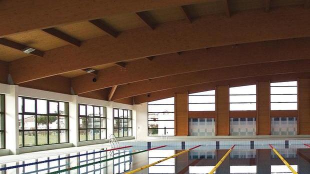 Lavoro estivo per impiegati nelle piscine: selezione al via