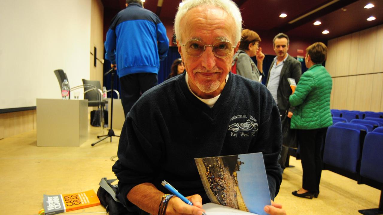 Carpi, l'ex sindaco Cigarini bloccato sul volo: "Niente italiani a Mauritius"