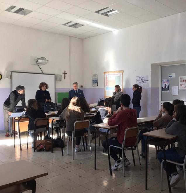 I ragazzi in Lunigiana disertano la scuola Valettini: «Non condivido, non c’è motivo» 