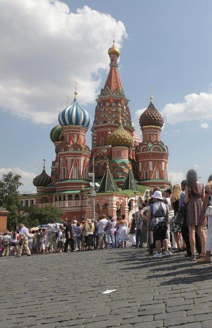 Coronavirus, quarantena nello studentato a Mosca: apprensione per una 21enne reggiana 