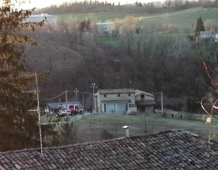 Guiglia. In 7 occupano una casa a Samone arrivano i carabinieri e loro si barricano 