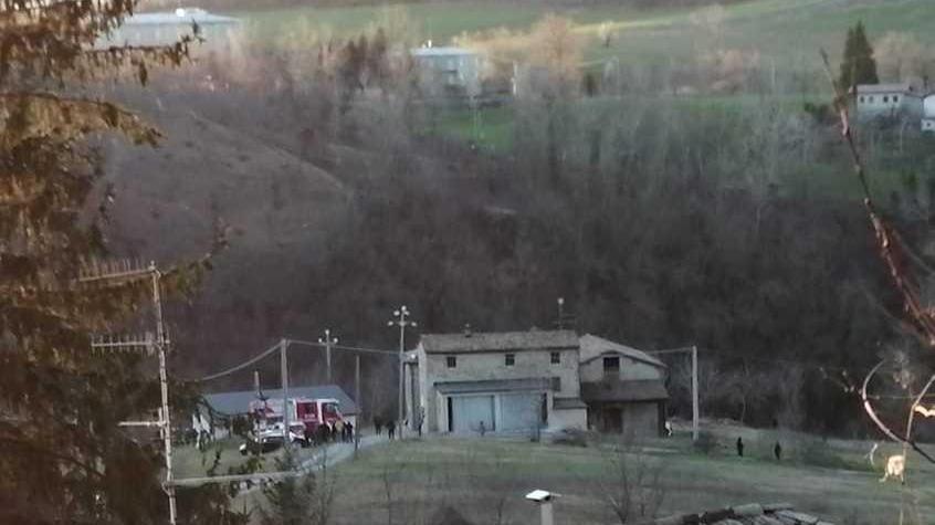 Guiglia. In 7 occupano una casa a Samone arrivano i carabinieri e loro si barricano