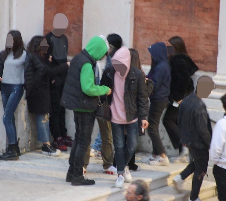 Modena. La gang dei teppisti adolescenti che spaventa la zona di piazza Roma 