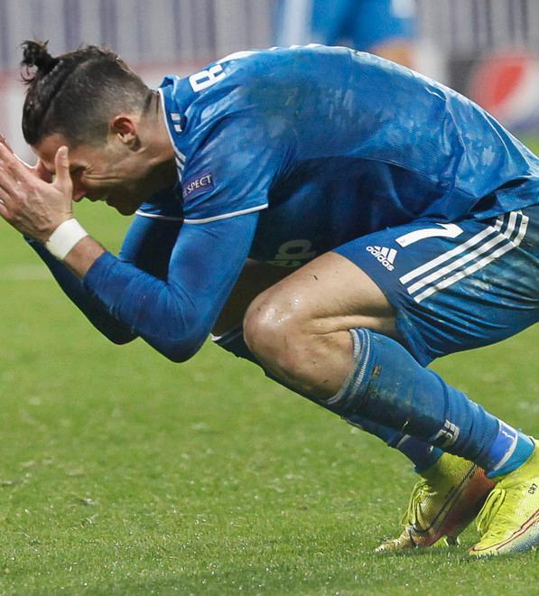 Juve brutta e nervosa, ci crede soltanto CR7 E i tifosi sui social “esonerano” Sarri 