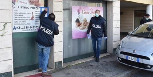 Arrestata la titolare del centro massaggi di via Nicola Pisano con l’accusa di sfruttamento della prostituzione