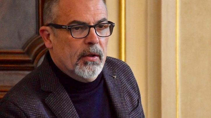 Coronavirus, il primario di malattie infettive: «Tamponi inutili a chi non ha sintomi, chi non è grave va curato a domicilio»