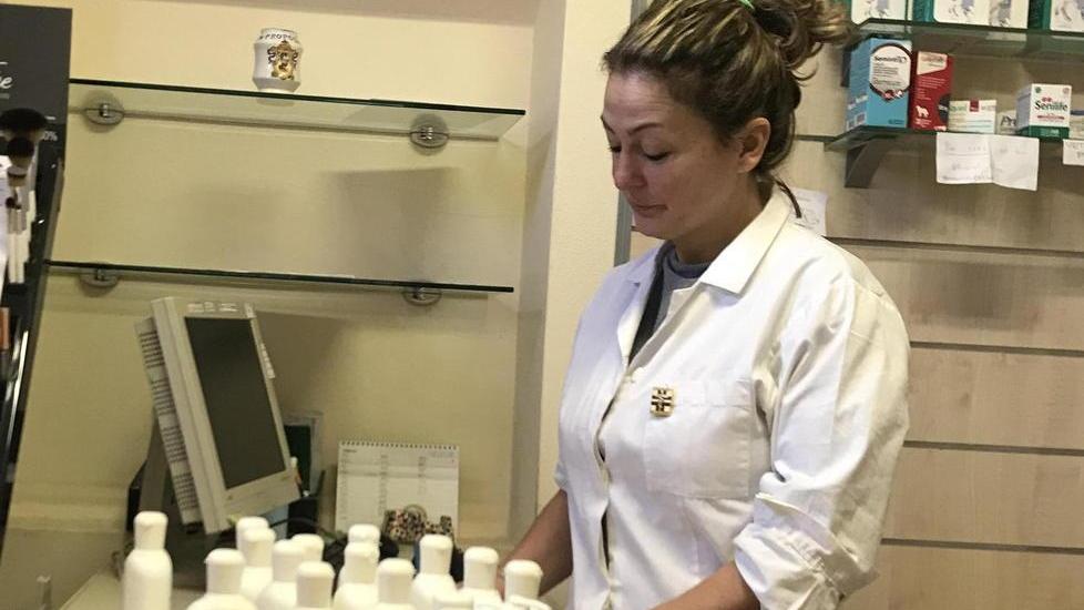 Manca il gel igienizzante? La farmacia Mancini lo produce in autonomia