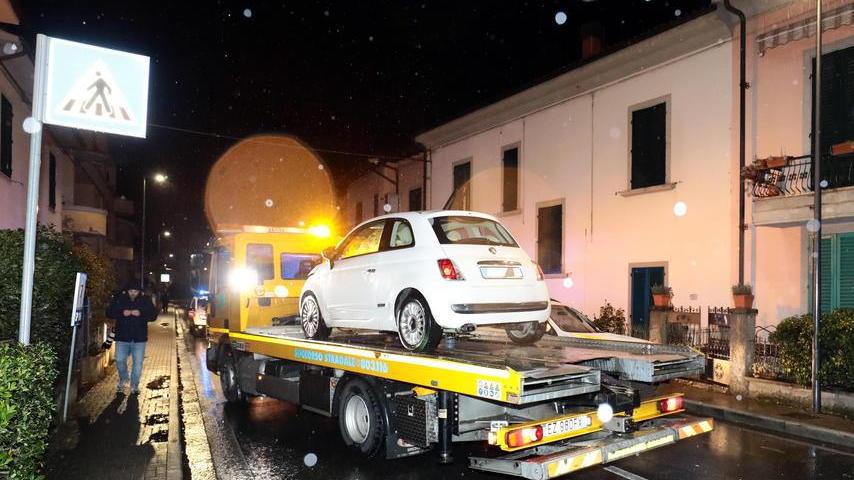 Gravissime madre e figlia investite sulle strisce pedonali da un giovane