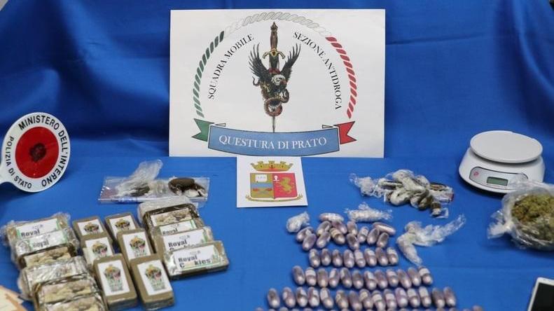 Tre chili di hashish nella mansarda di un diciottenne