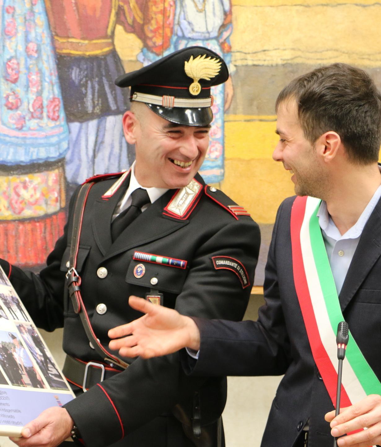 Sennori saluta con affetto il suo comandante 