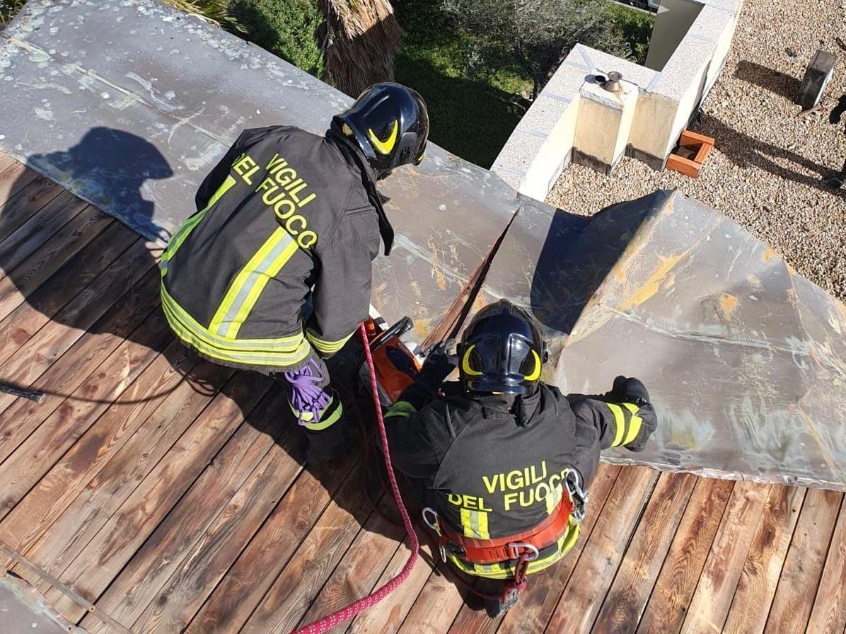 In sicurezza i tetti e i camini a rischio 