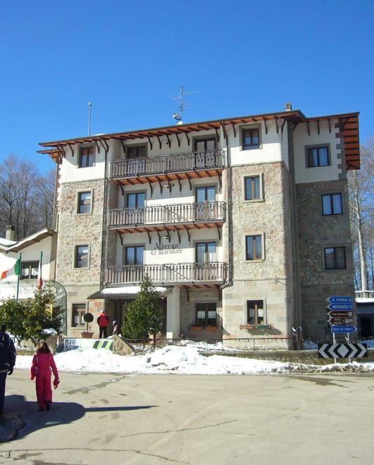 Coronavirus, saltano i ritiri dei buddisti, l’albergo si svuota 