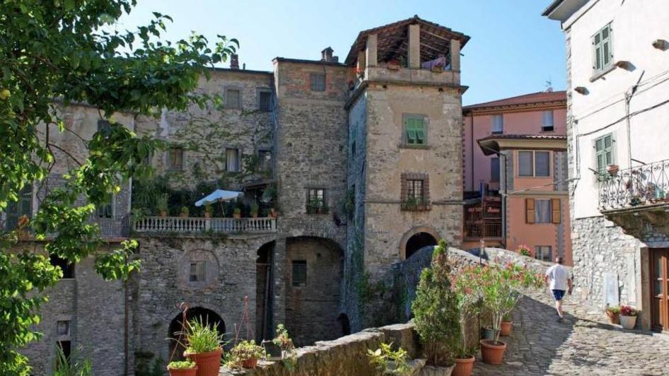 «Visitiamo i musei e andiamo nei locali La Lunigiana non deve fermarsi»