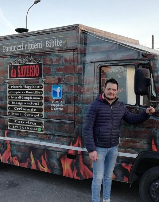 La pizzeria itinerante di Saverio conquista anche i bambini 