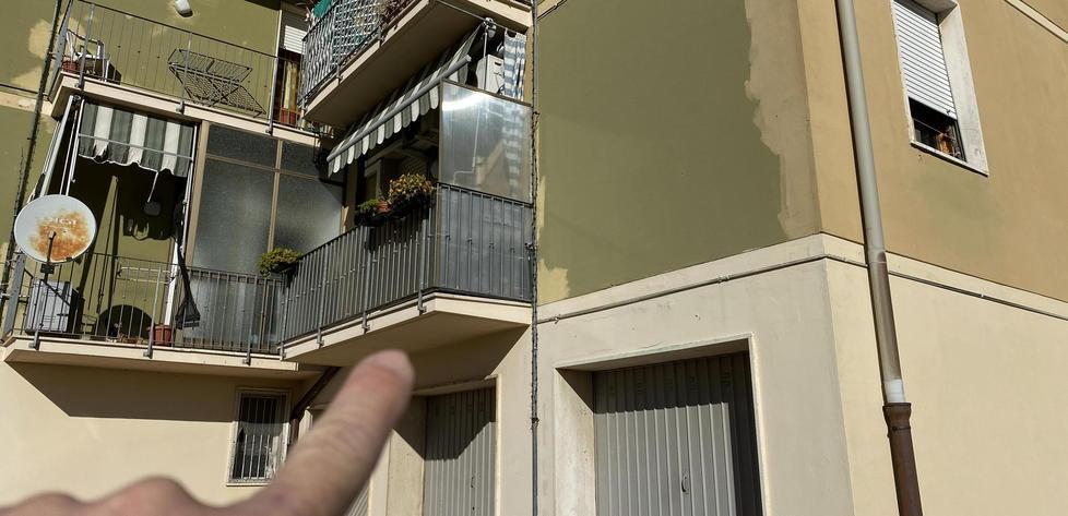Raid in condominio rubati gioielli e soldi «Colpo tremendo»