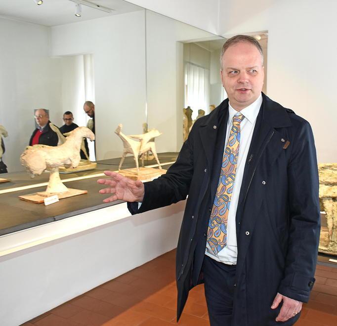 Schmidt: «Folle chiudere questo museo» Ma da lunedì le porte non si riapriranno 
