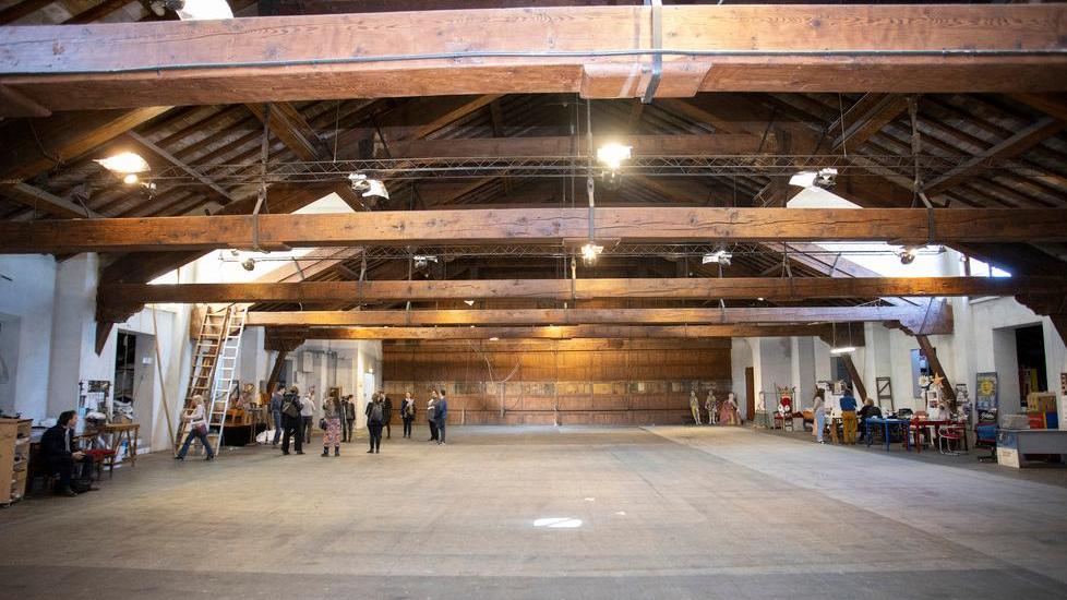 Lassù una fabbrica degli spettacoli