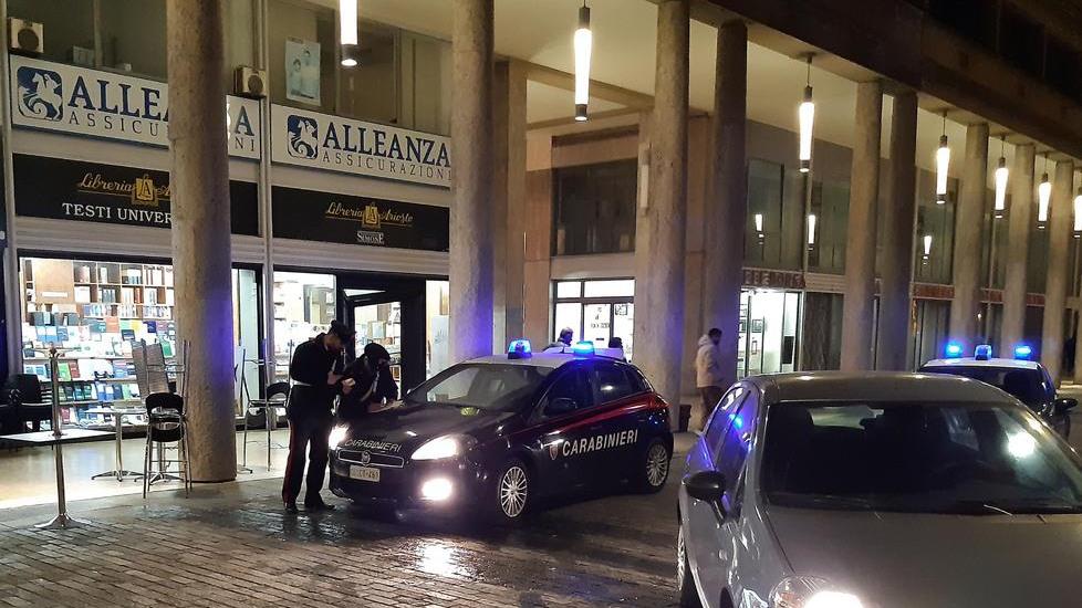 Presenti anche le unità cinofile e l’elicottero