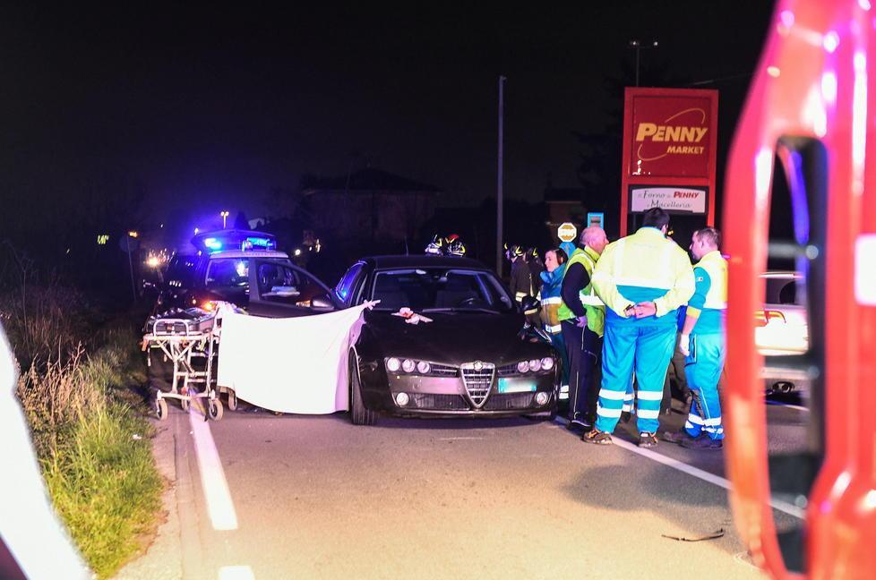 Pizzaiolo travolto e ucciso da due auto. Lo strazio del figlio: "Era uscito per fare la spesa" 