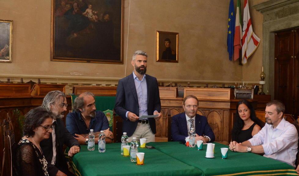 Bilancio, stangata sui redditi più bassi e aumento di 20 centesimi dei parcheggi 