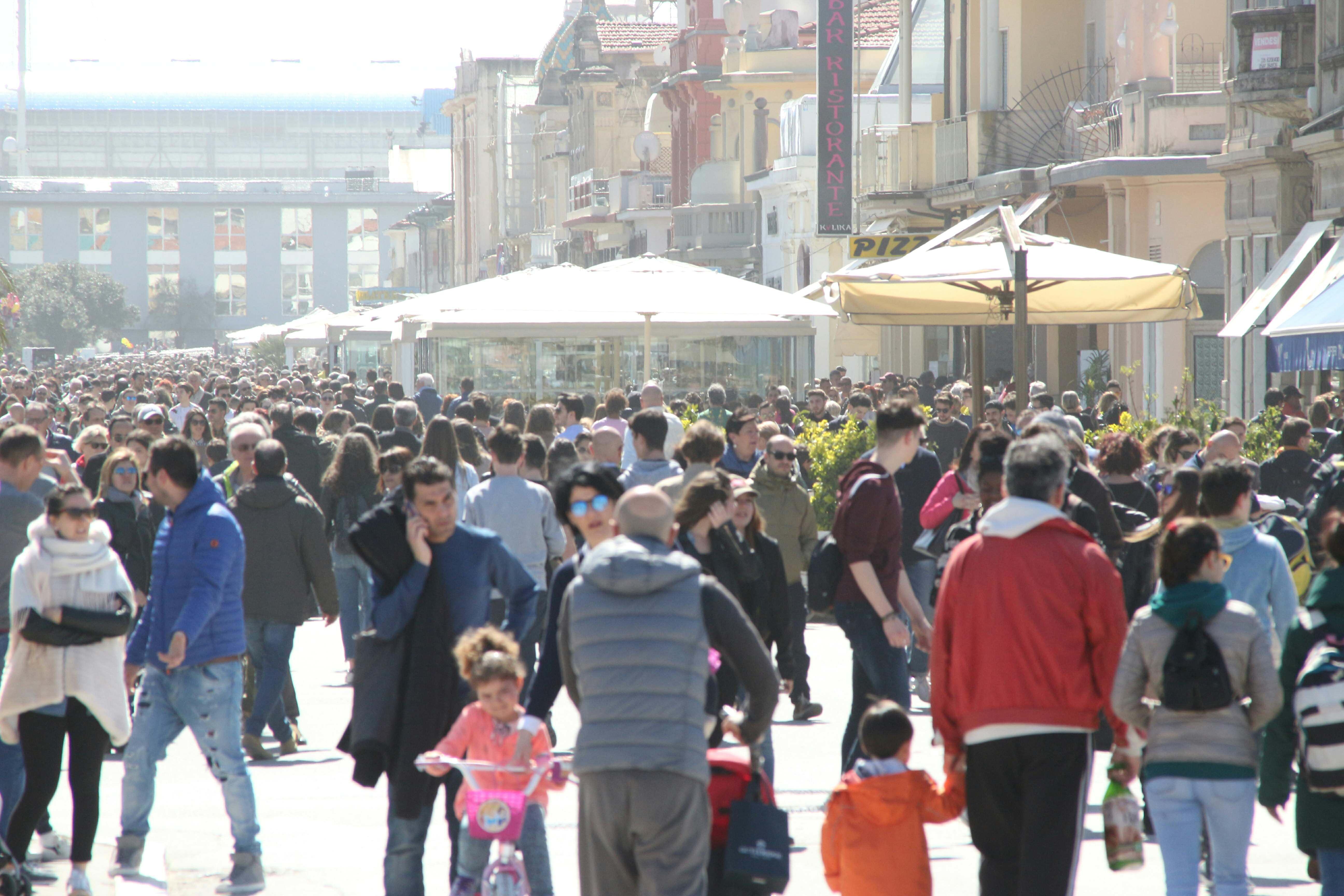 Pacchetti turistici più invitanti in Versilia per battere la psicosi del virus 
