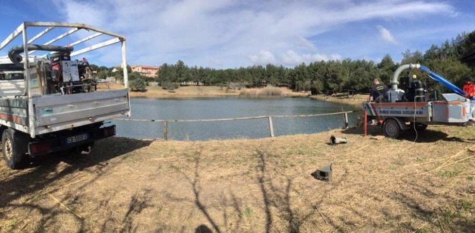 L’intervento per abbassare il livello dell’acqua dentro al laghetto delle Spianate