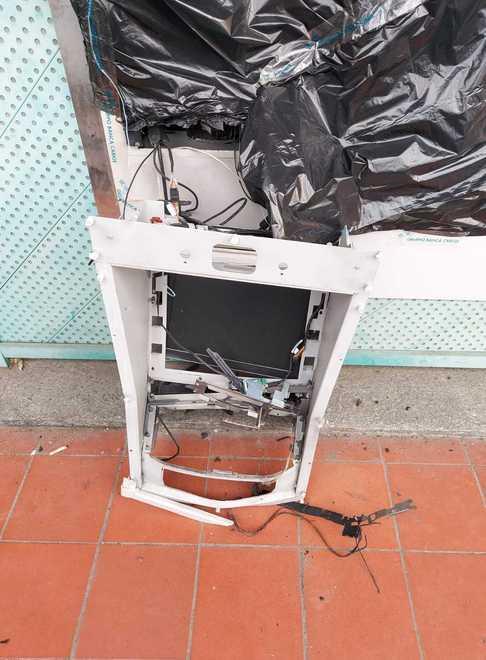 Altro bancomat fatto “saltare” Rubati 30.000 euro alla Carige di Ameglia 