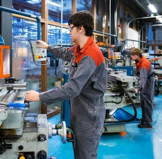 Sindacati preoccupati: incertezza per i lavoratori Bonaccini: Cig sbloccata